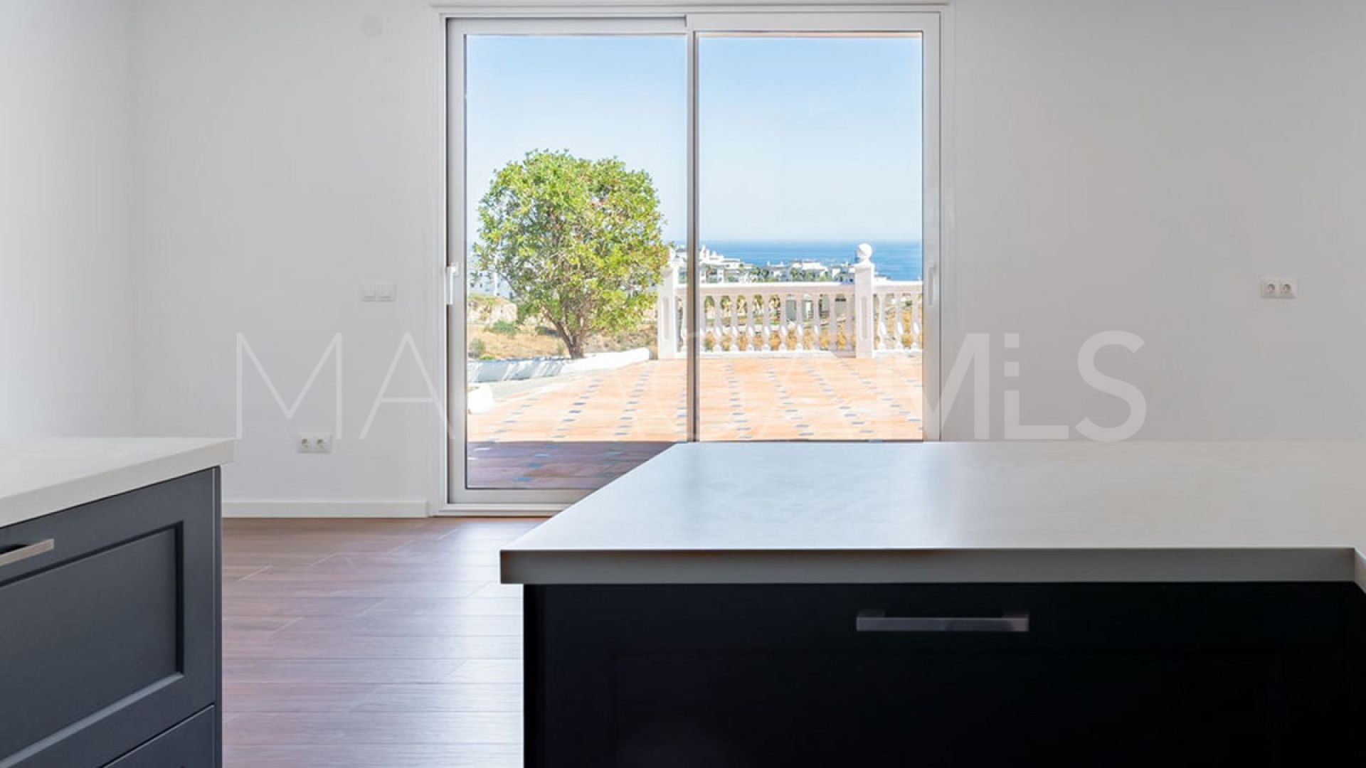 Finca for sale in Los Reales - Sierra Estepona