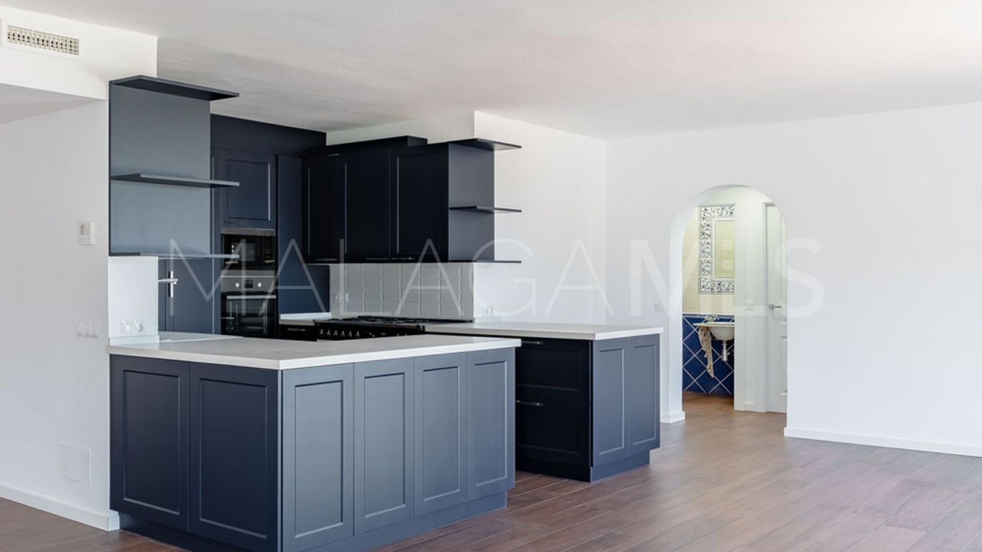 Finca for sale in Los Reales - Sierra Estepona