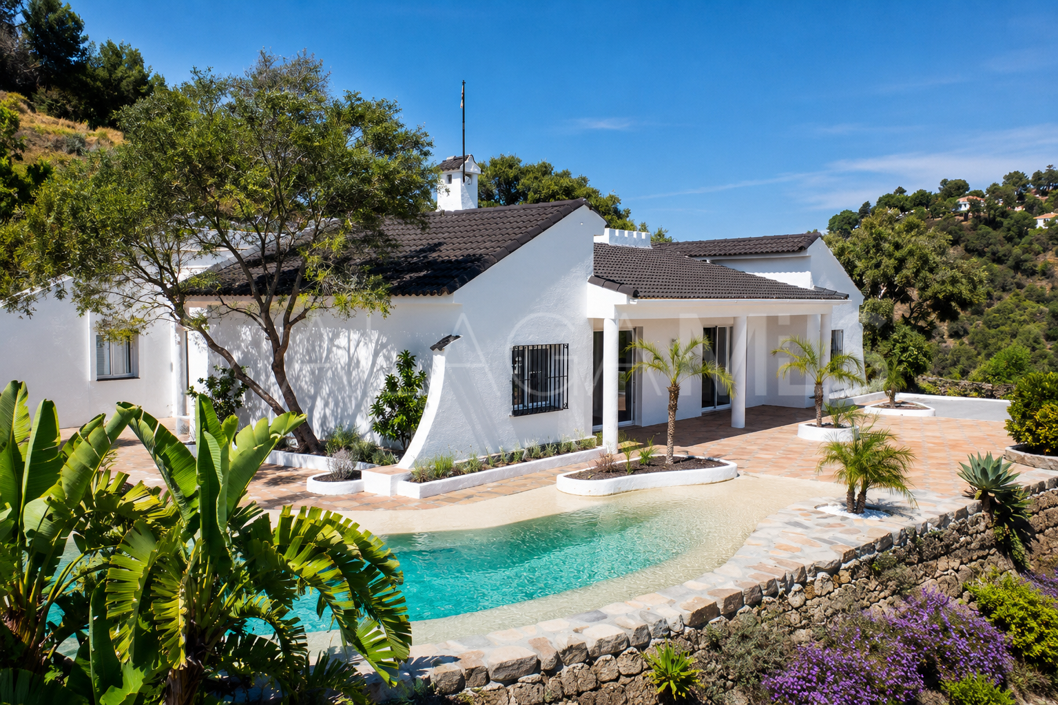 Finca for sale in Los Reales - Sierra Estepona