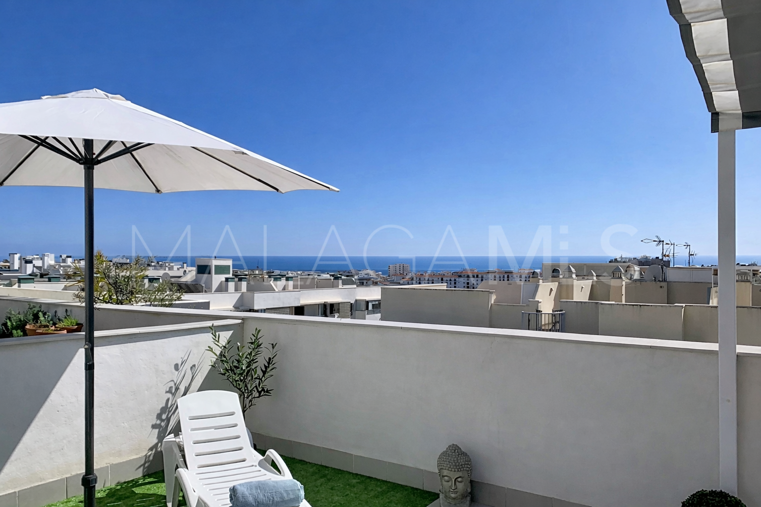 3 bedrooms Estepona Centre penthouse for sale