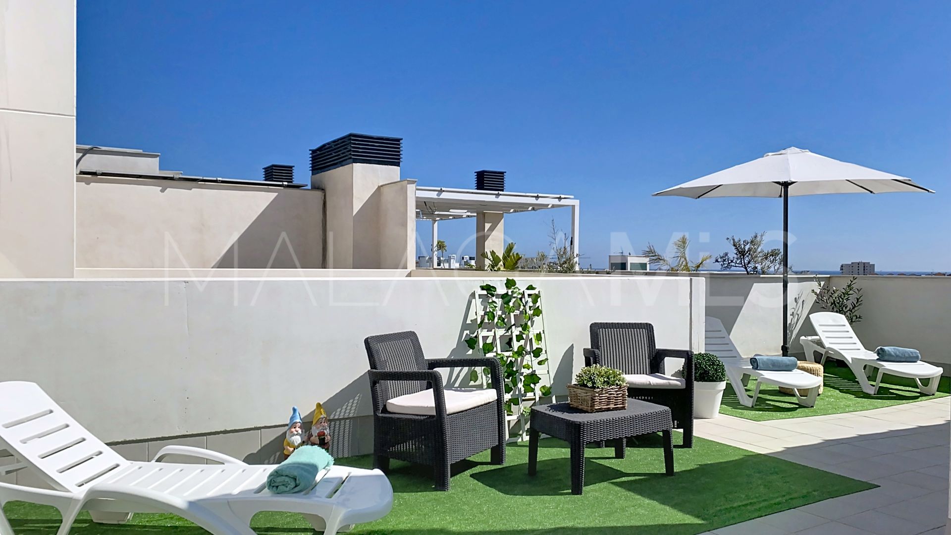 3 bedrooms Estepona Centre penthouse for sale