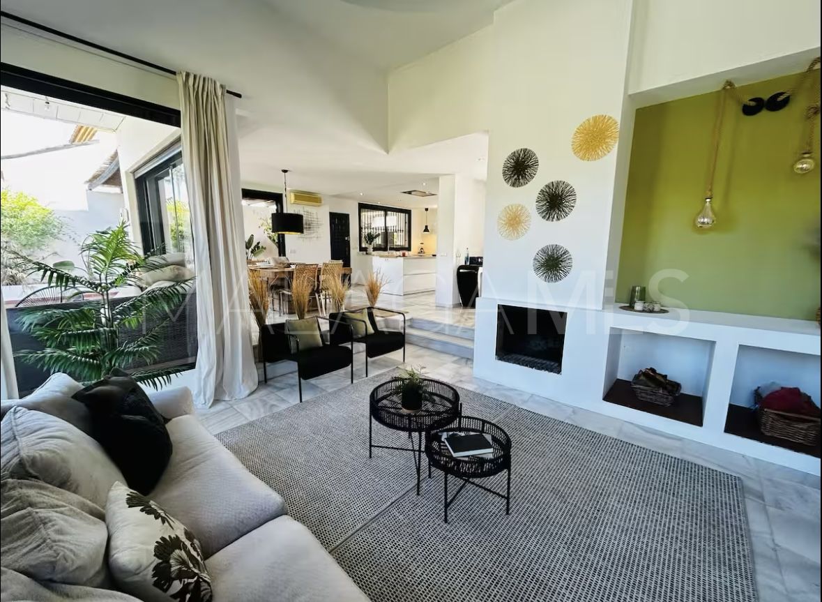 Villa for sale in Marbella City