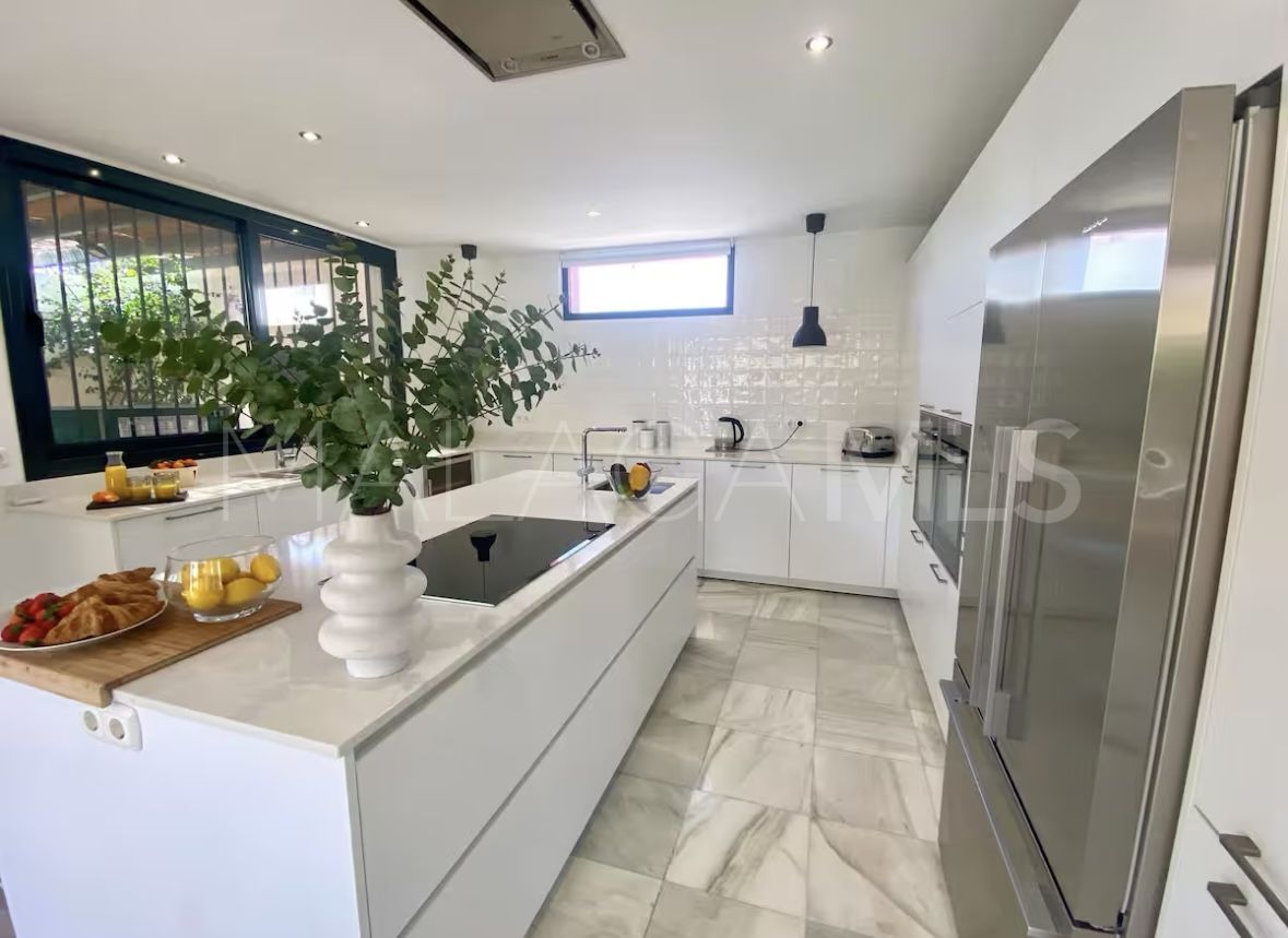 Villa for sale in Marbella City