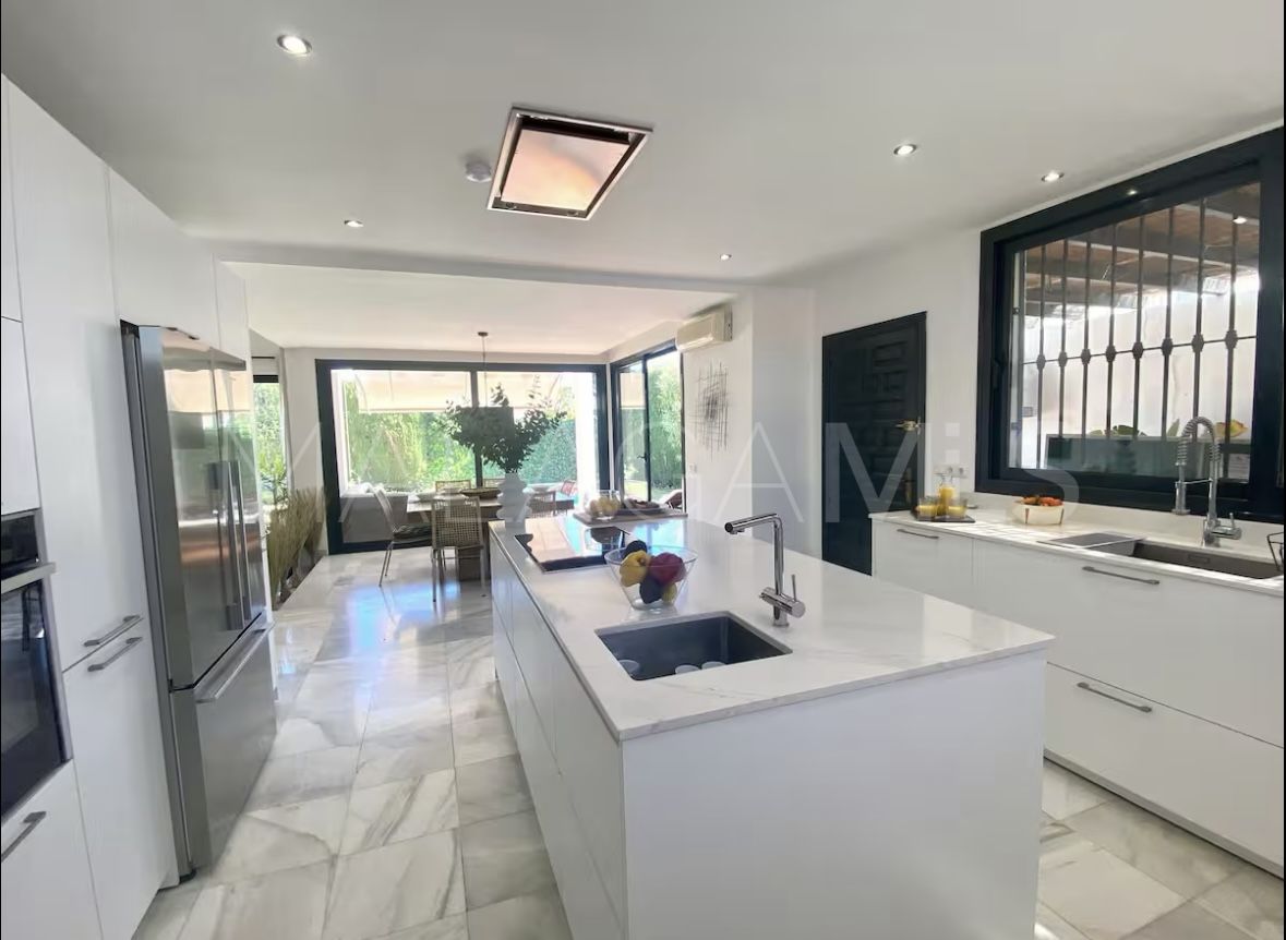 Villa for sale in Marbella City