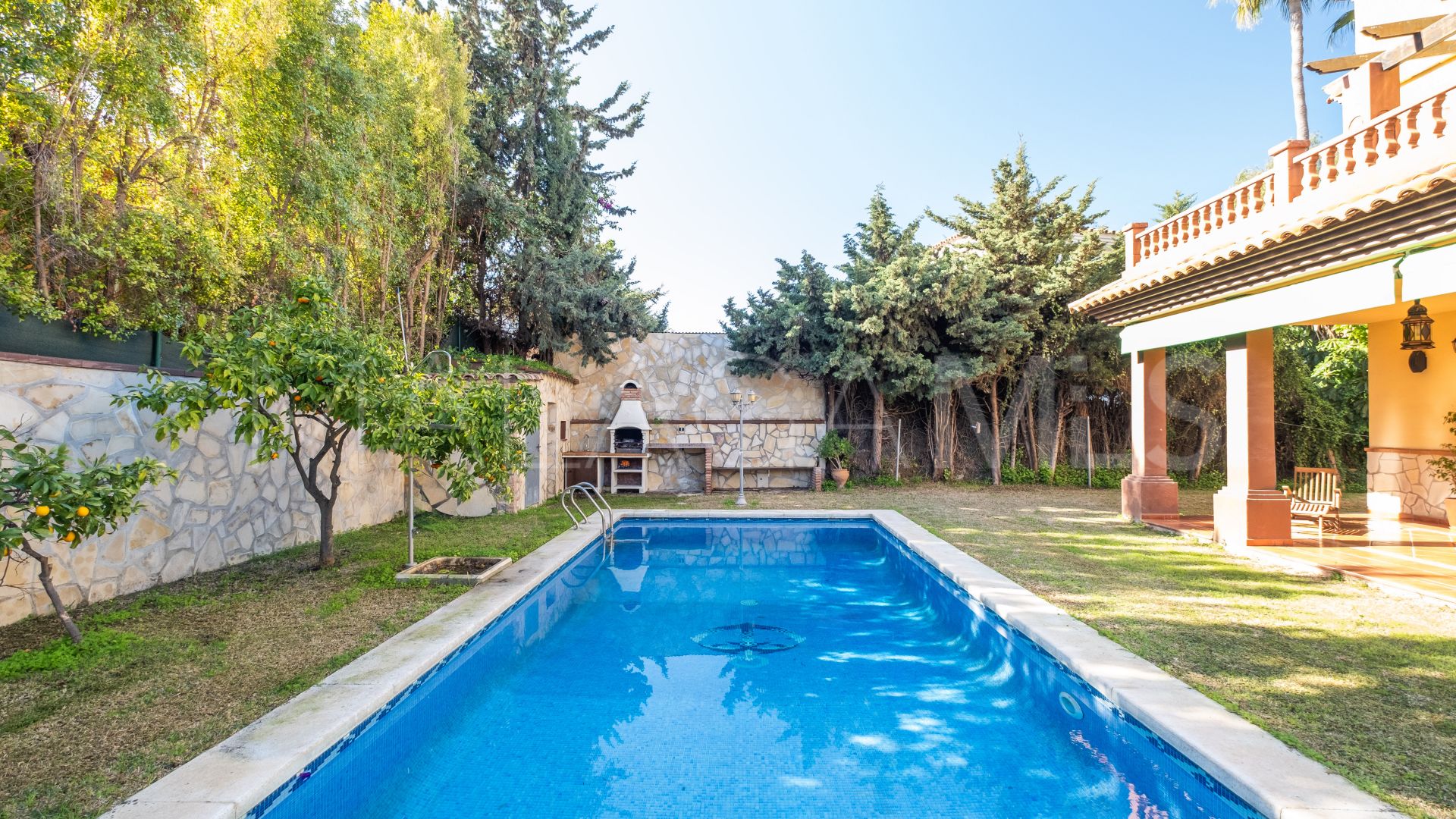Villa in San Pedro de Alcantara for sale