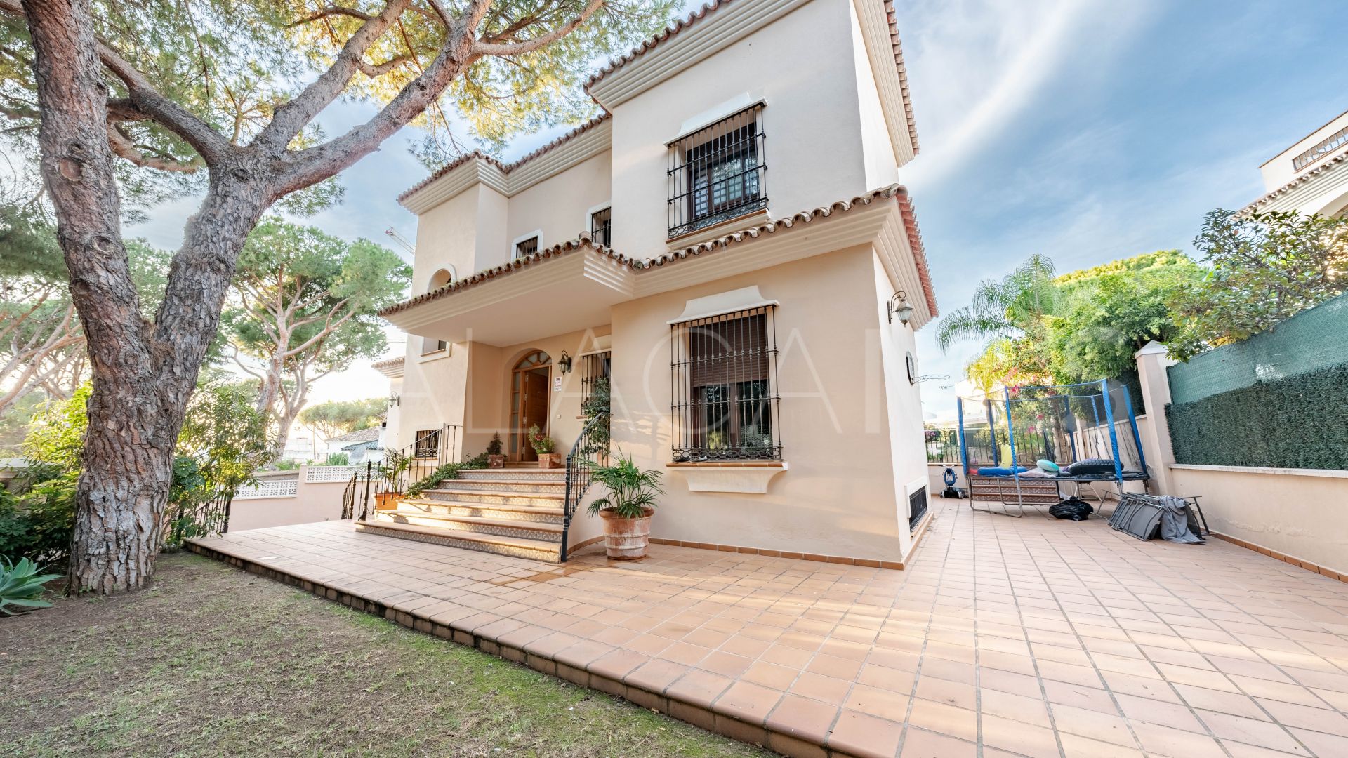 Costabella, villa de 4 bedrooms for sale