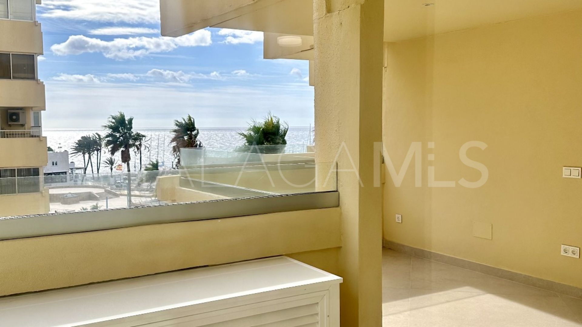 For sale Marbella City apartment with 2 bedrooms