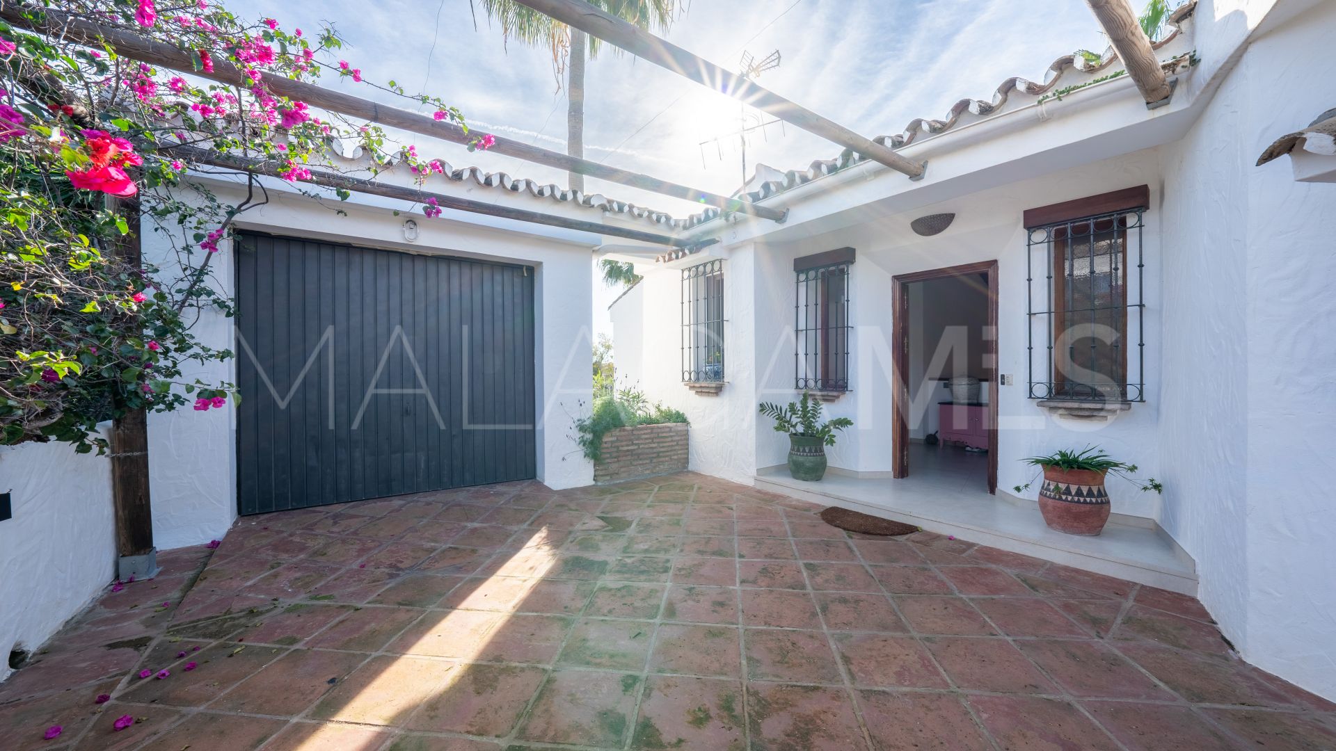 Villa for sale in Atalaya