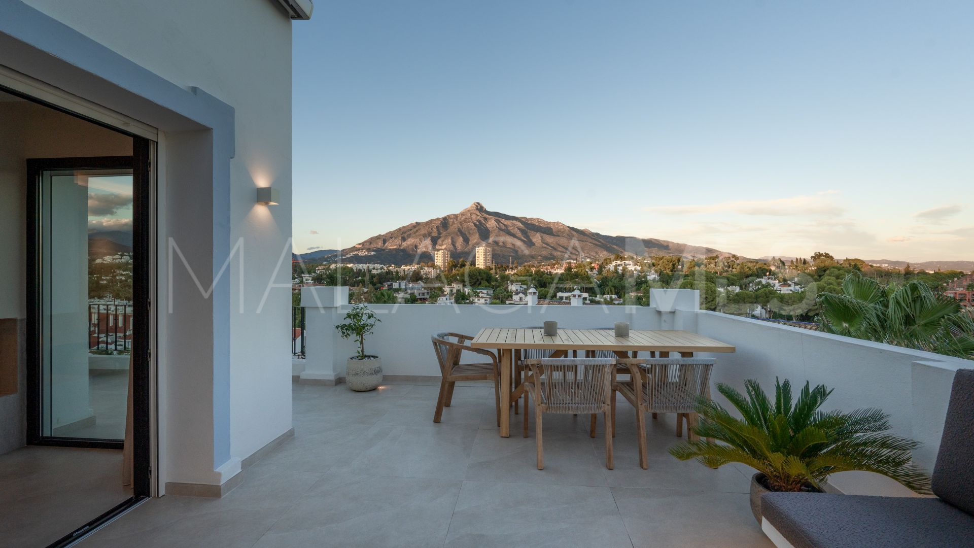 Penthaus for sale in Nueva Andalucia
