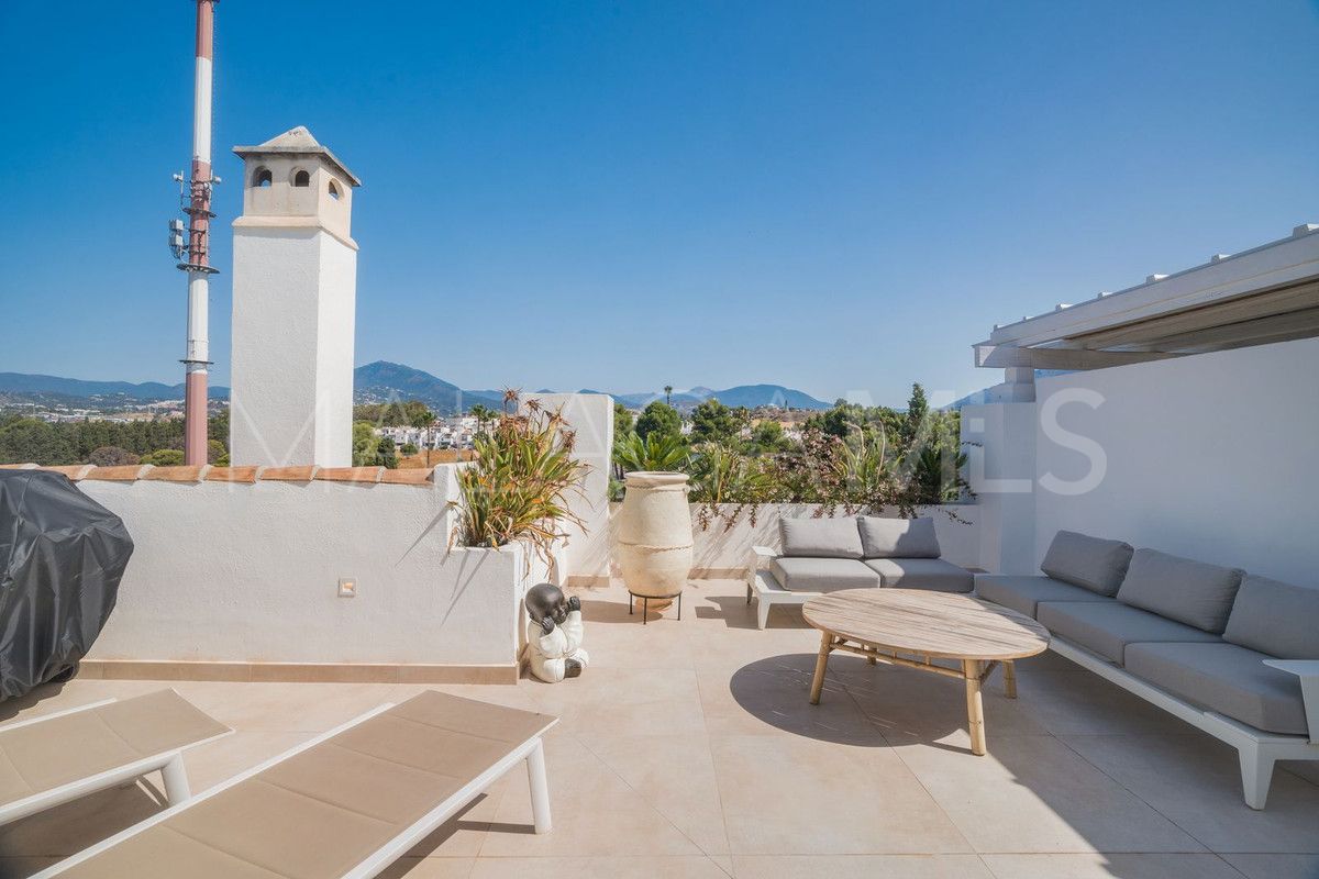 Atico duplex for sale de 8 bedrooms in Nueva Andalucia