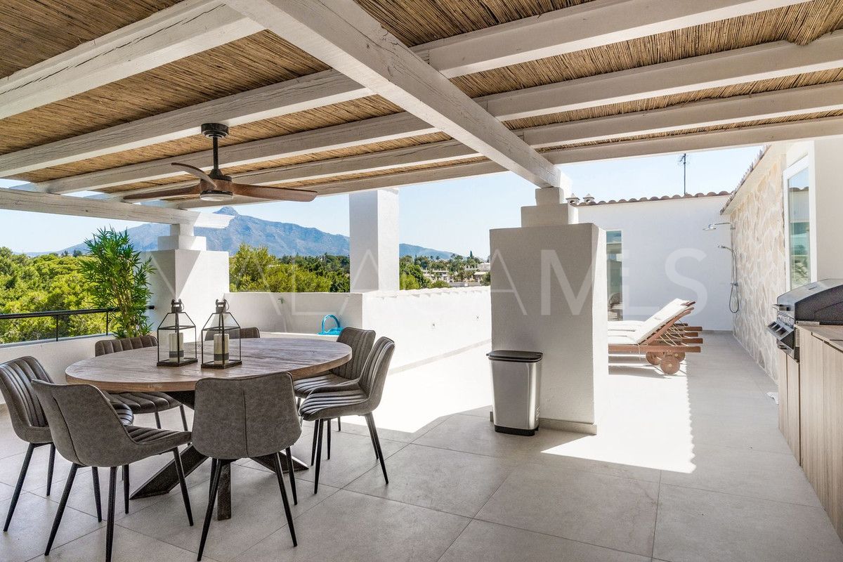 Zweistöckiges penthouse for sale in Nueva Andalucia