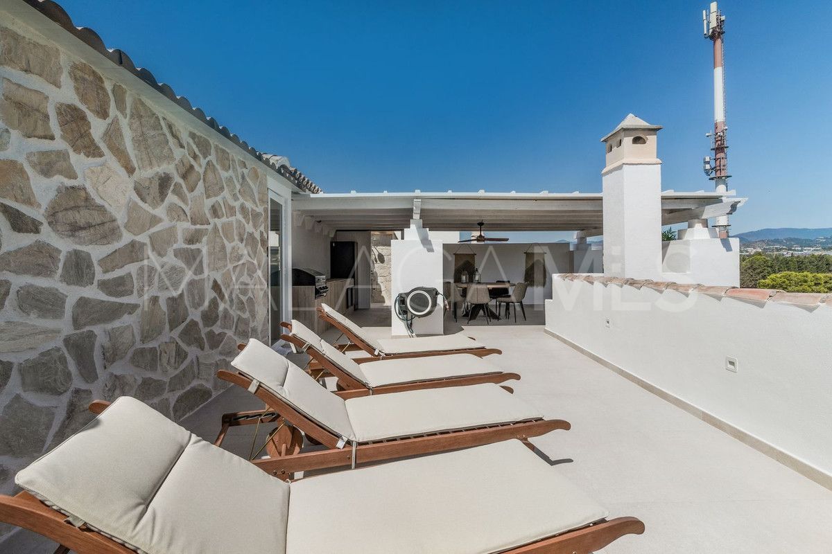 Zweistöckiges penthouse for sale in Nueva Andalucia