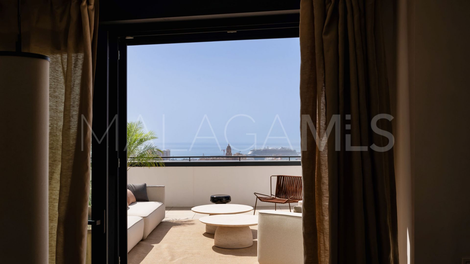 Penthouse for sale in Malaga with 4 bedrooms