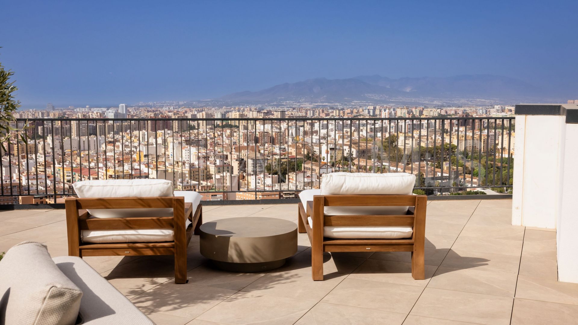 Penthouse for sale in Malaga with 4 bedrooms