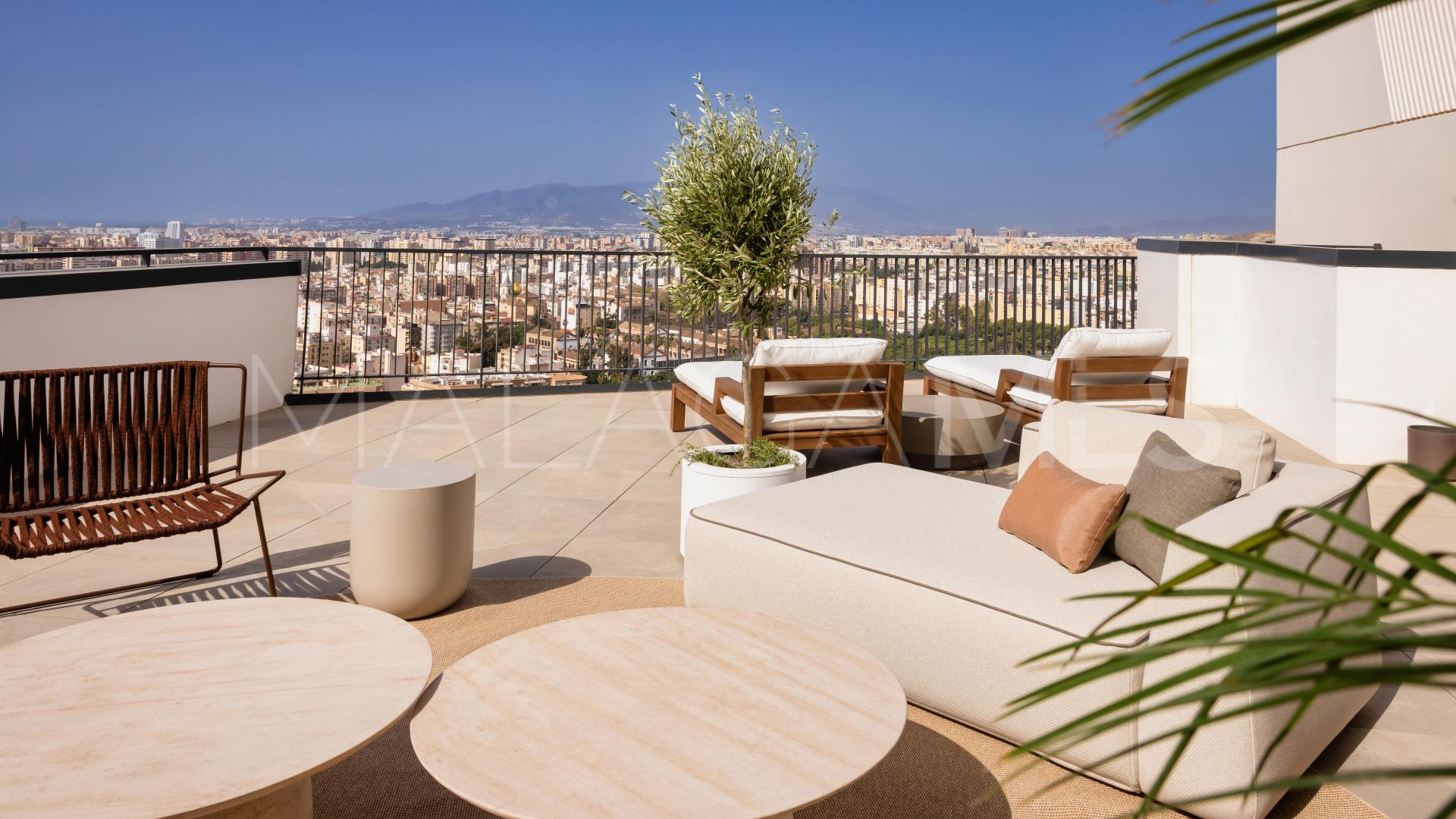 Penthouse for sale in Malaga with 4 bedrooms