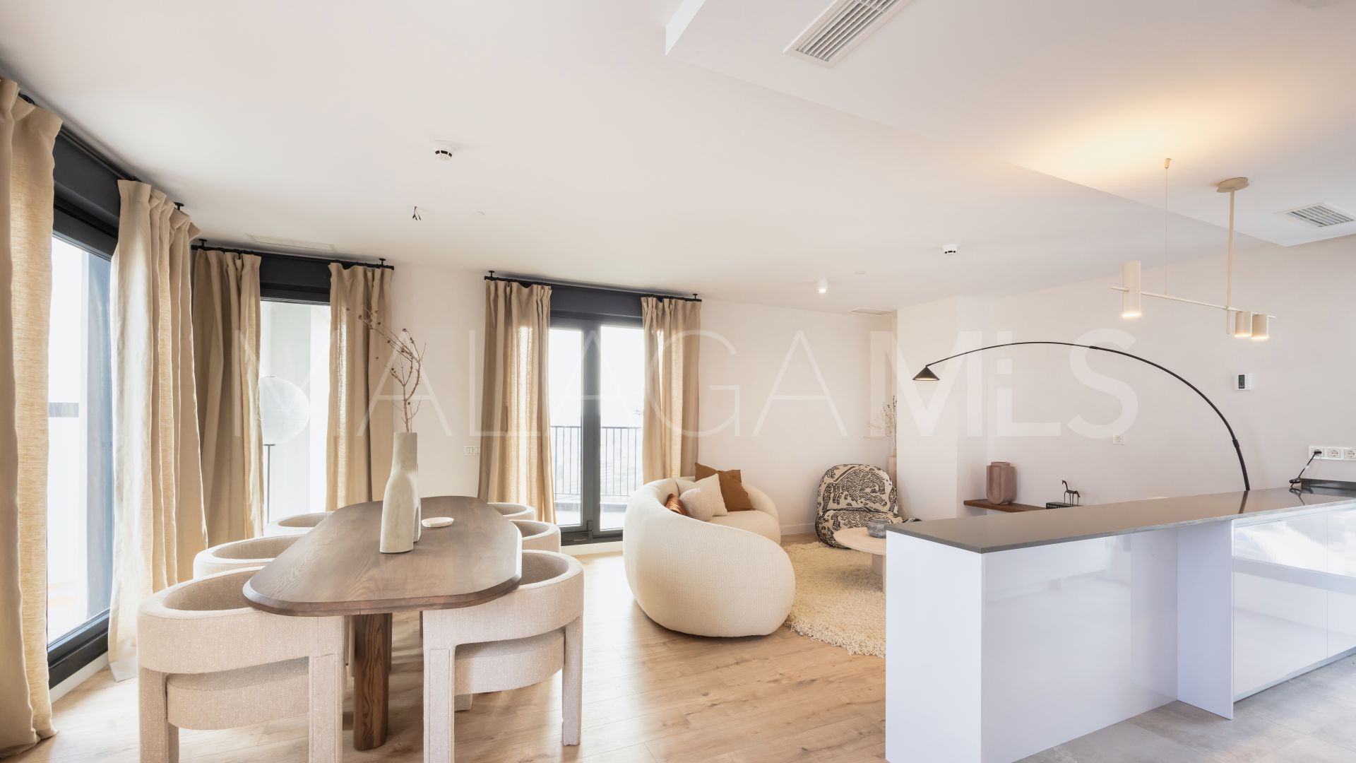 Apartment for sale in Malaga with 4 bedrooms