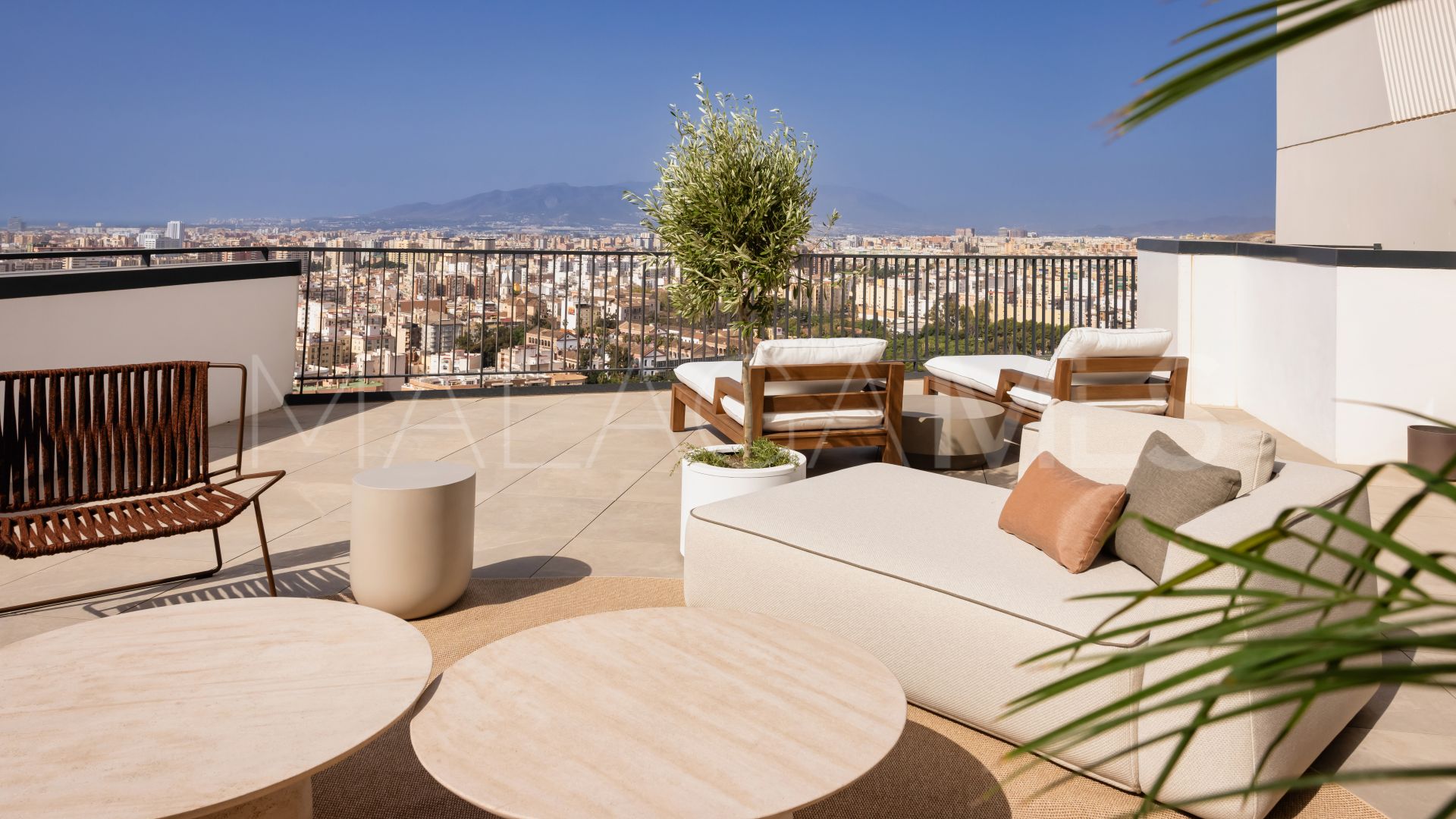 Apartment for sale in Malaga with 4 bedrooms