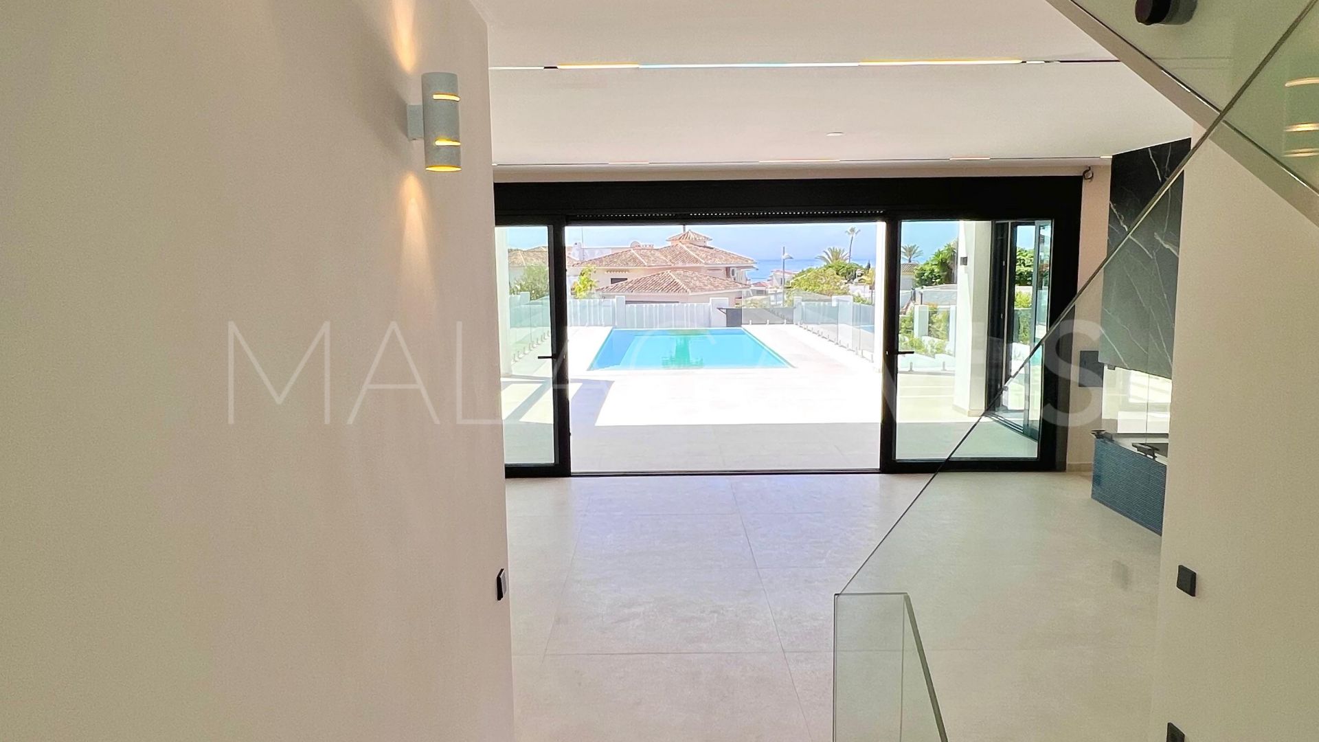 For sale Elviria villa with 6 bedrooms