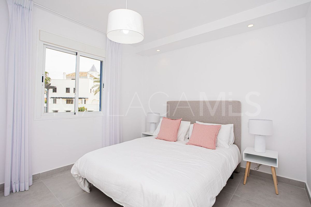 San Pedro de Alcantara, adosado a la venta with 4 bedrooms