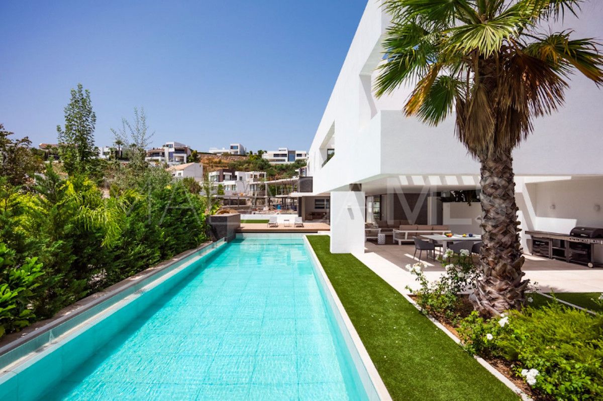 Buy villa in La Alqueria with 4 bedrooms