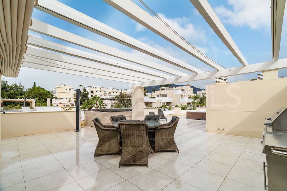 3 bedrooms penthouse in Fuente Aloha for sale