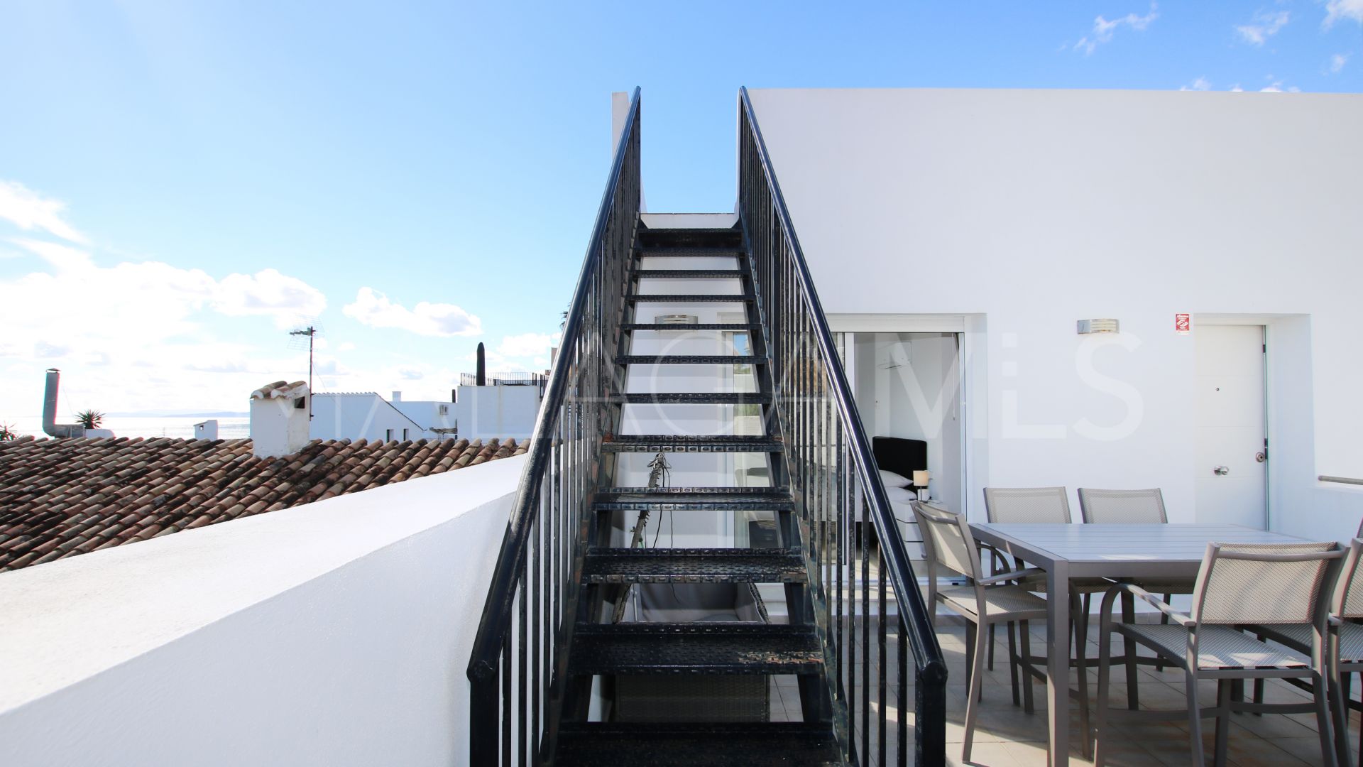 Se vende adosado in El Pirata with 3 bedrooms