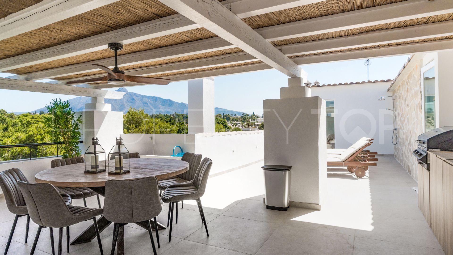 Nueva Andalucia, atico duplex en venta de 4 dormitorios