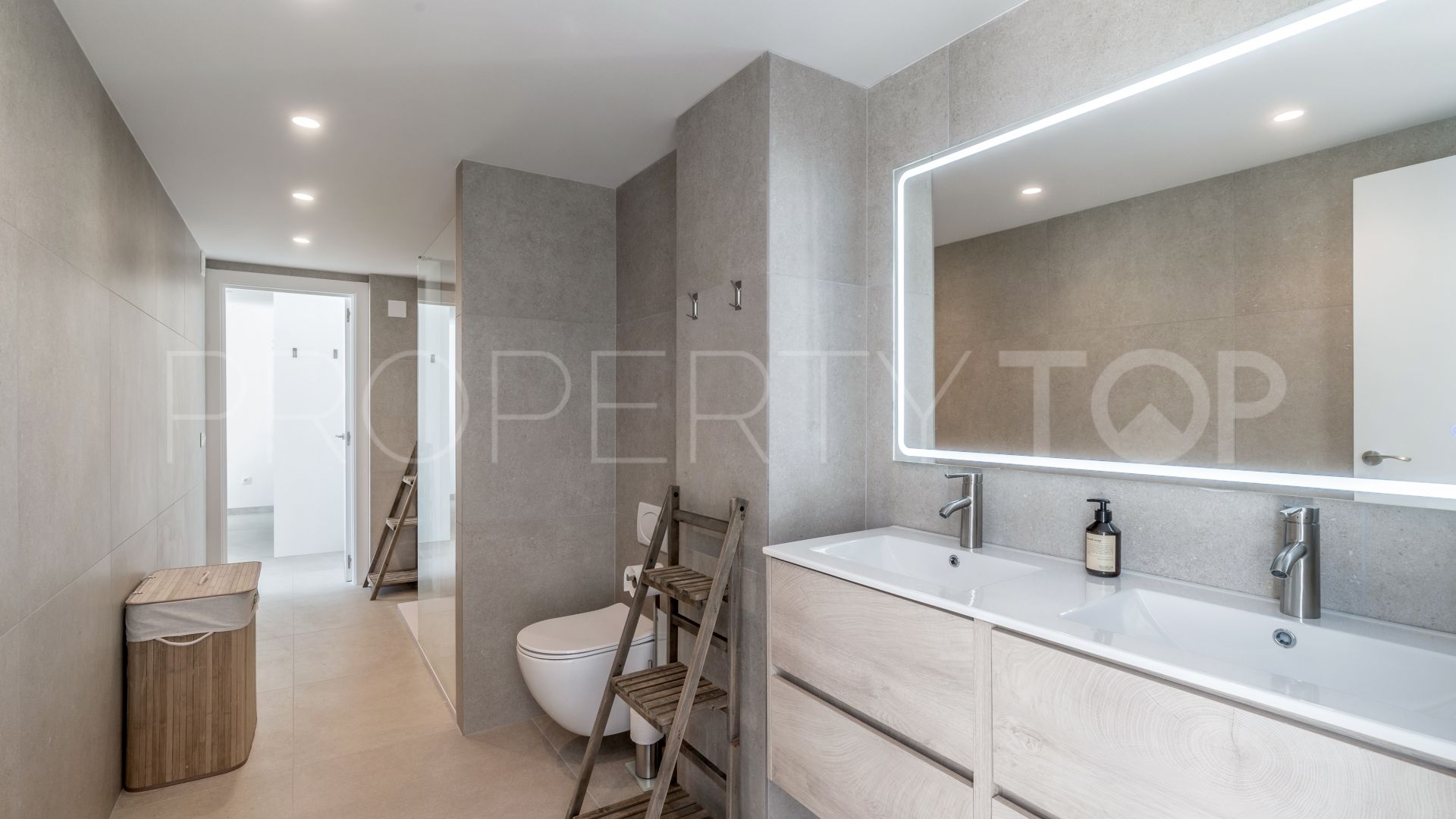 Nueva Andalucia, atico duplex en venta de 4 dormitorios