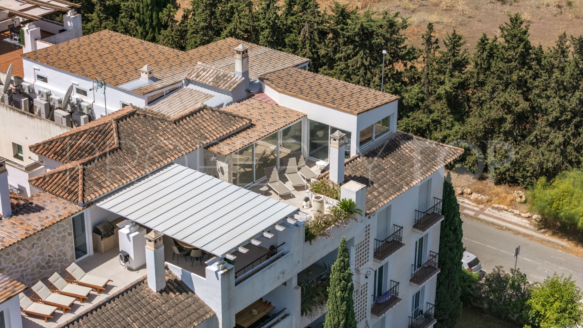 Atico duplex a la venta en Nueva Andalucia de 4 dormitorios