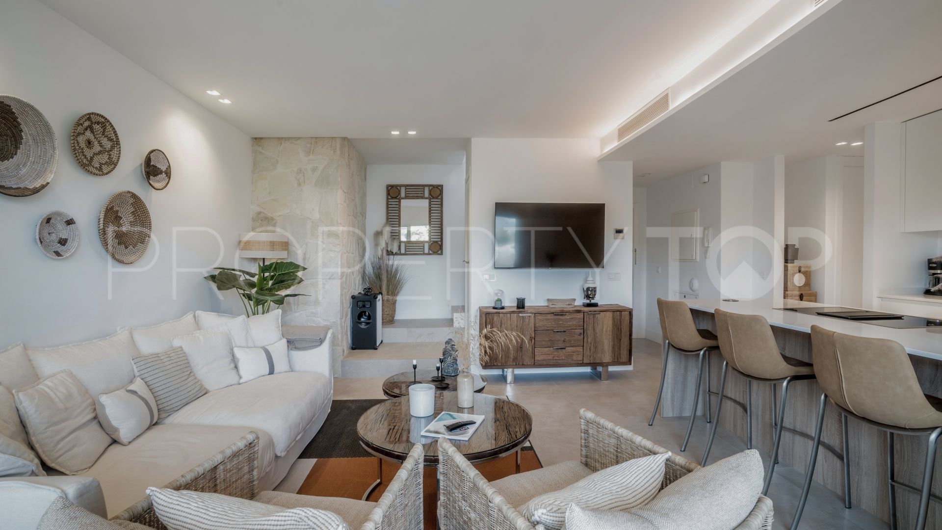 Atico duplex a la venta en Nueva Andalucia de 4 dormitorios