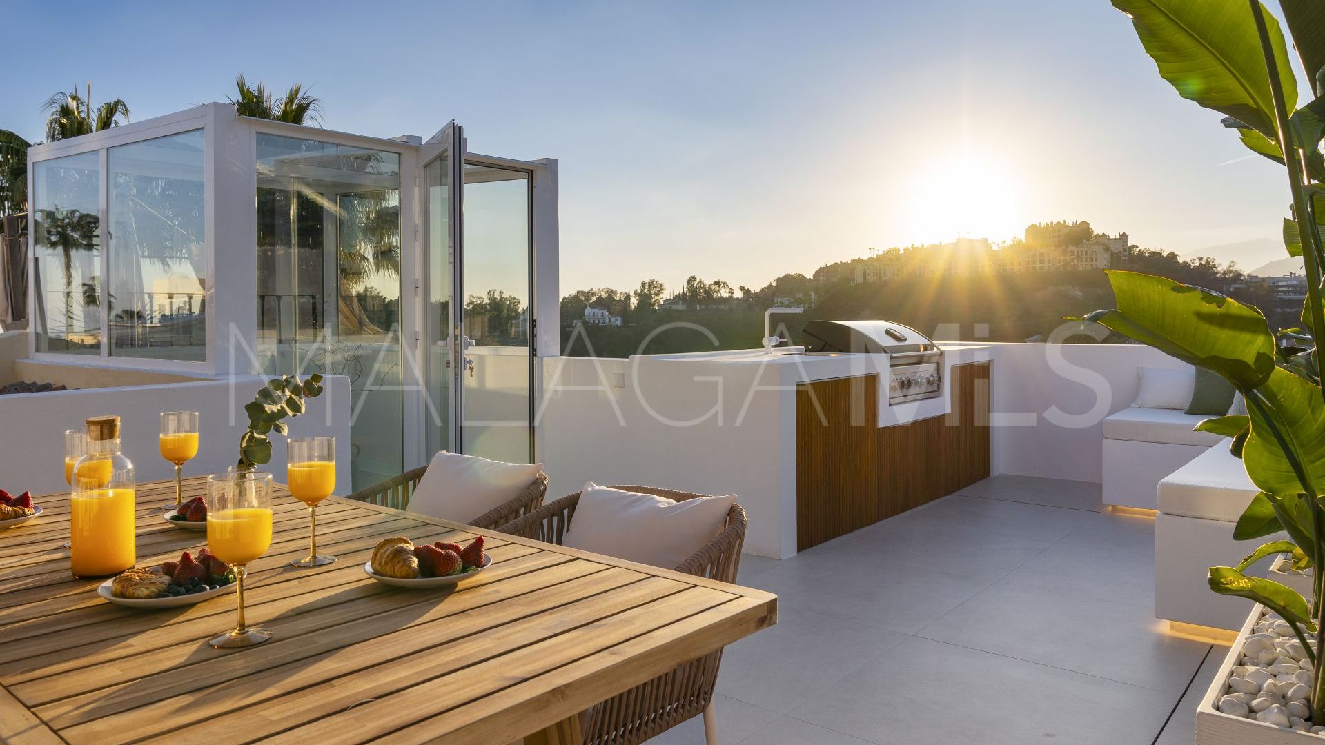 La Quinta Hills 3 bedrooms duplex penthouse for sale