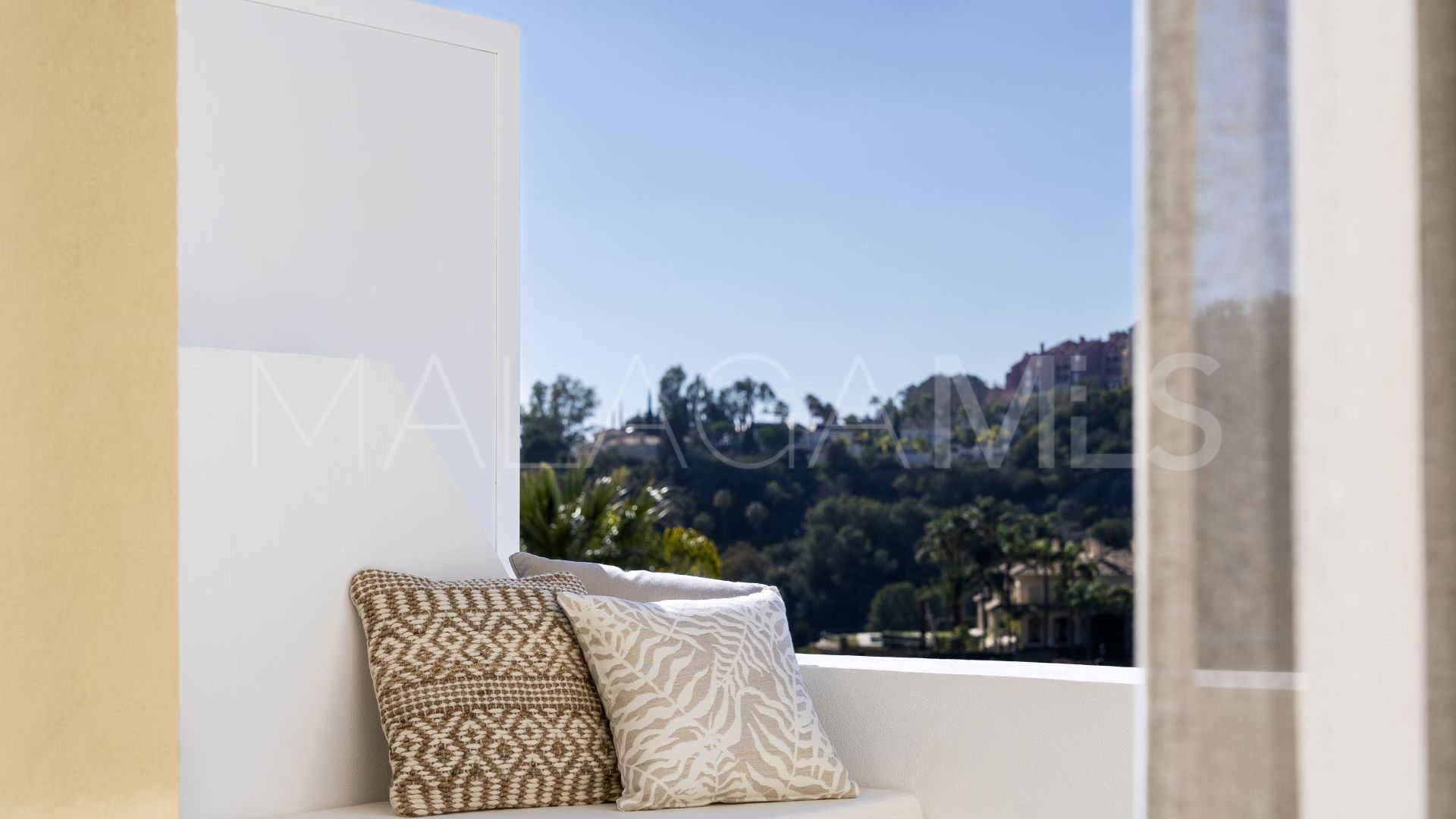 Atico duplex for sale in La Quinta Hills with 3 bedrooms