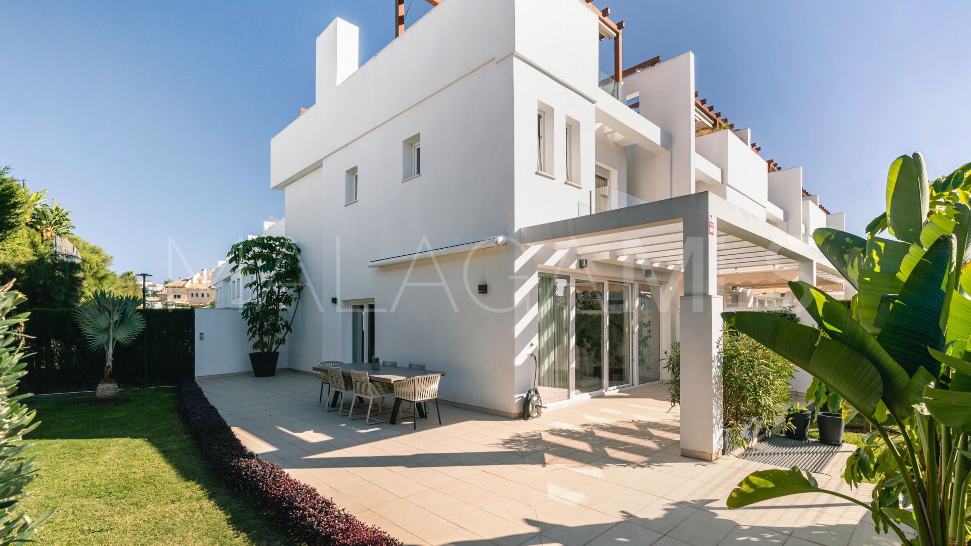 Se vende adosado de 4 bedrooms in El Romeral de Calahonda