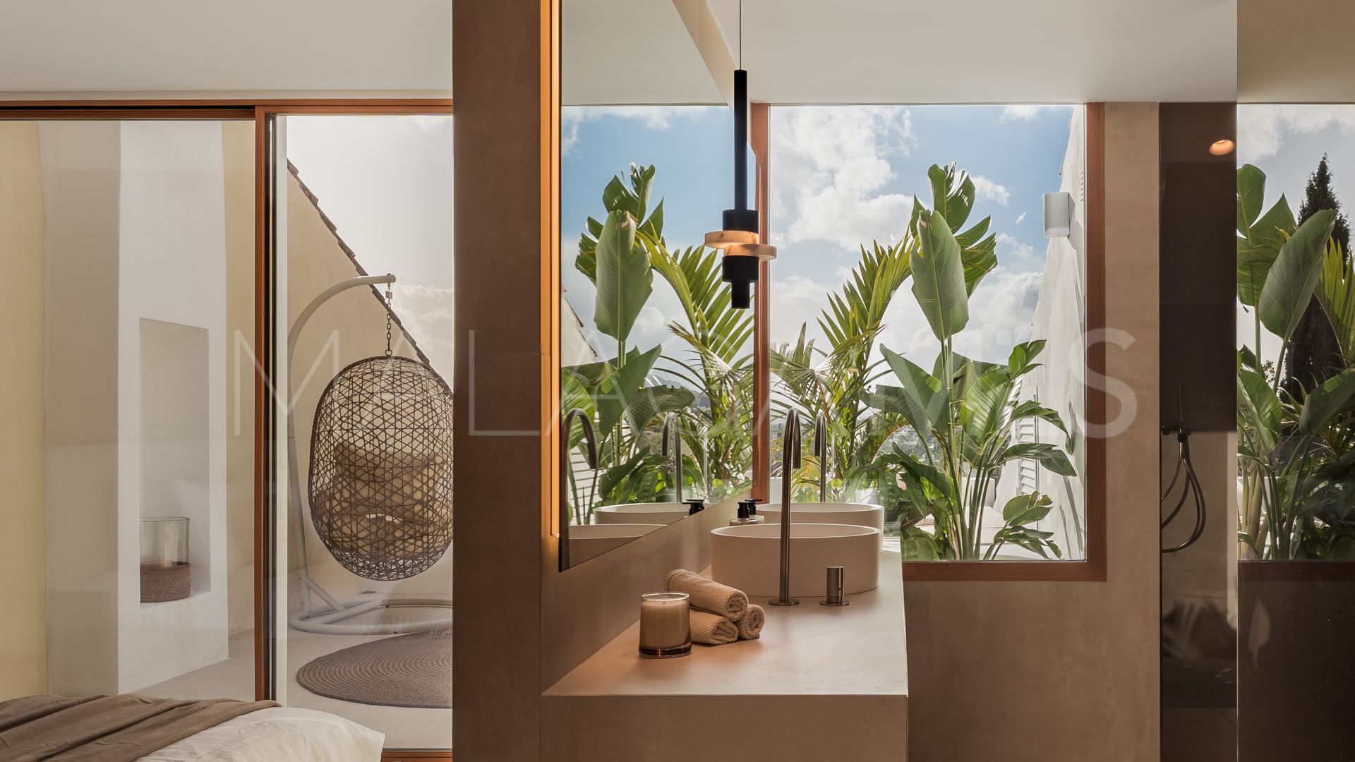 Buy town house in Nueva Andalucia