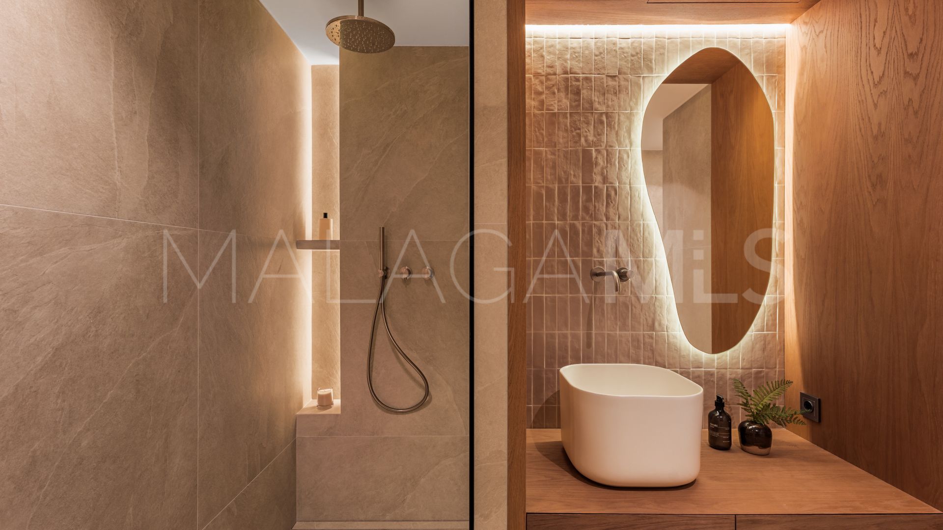 Buy town house in Nueva Andalucia