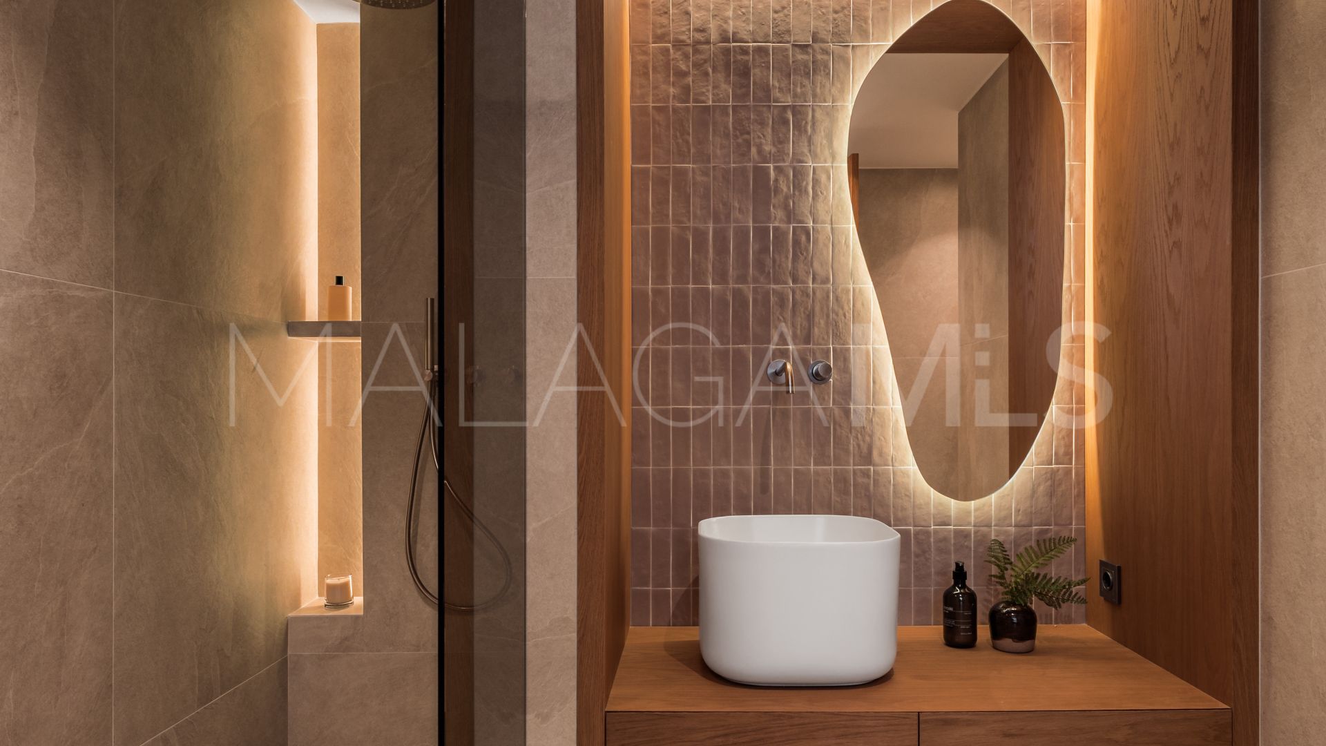 Buy town house in Nueva Andalucia