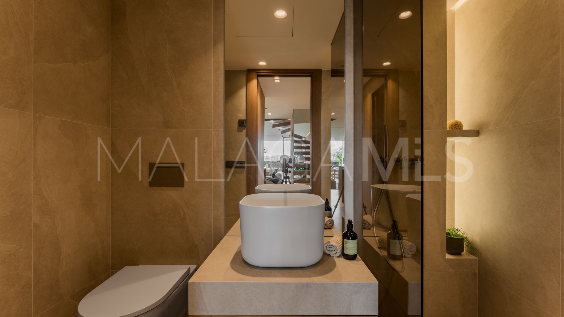 Buy town house in Nueva Andalucia