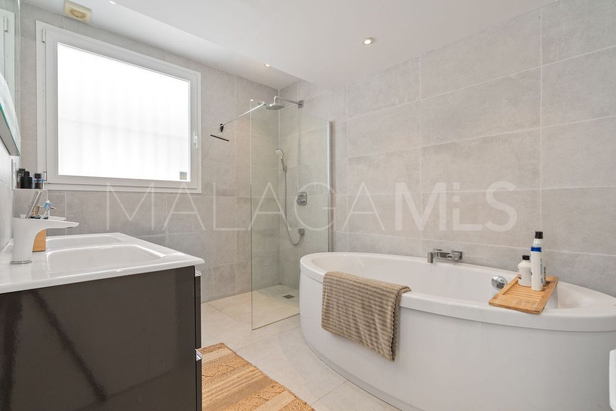 Villa for sale in Marbesa