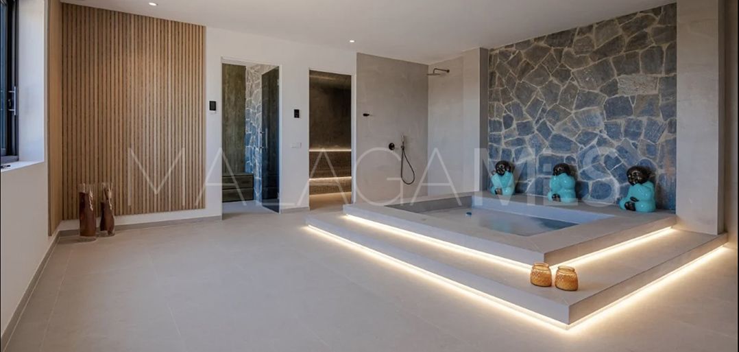 Villa for sale in Benahavis