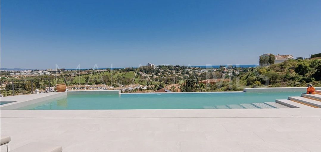 Villa for sale in Benahavis