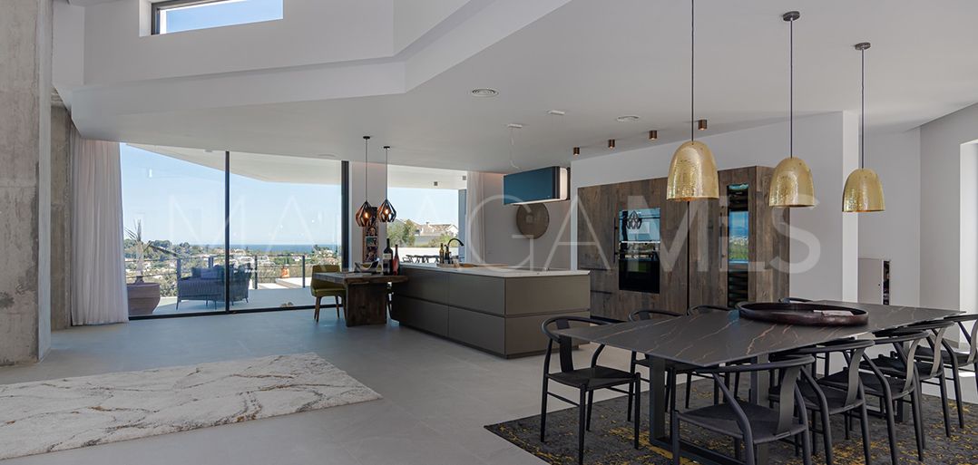 Villa for sale in Benahavis