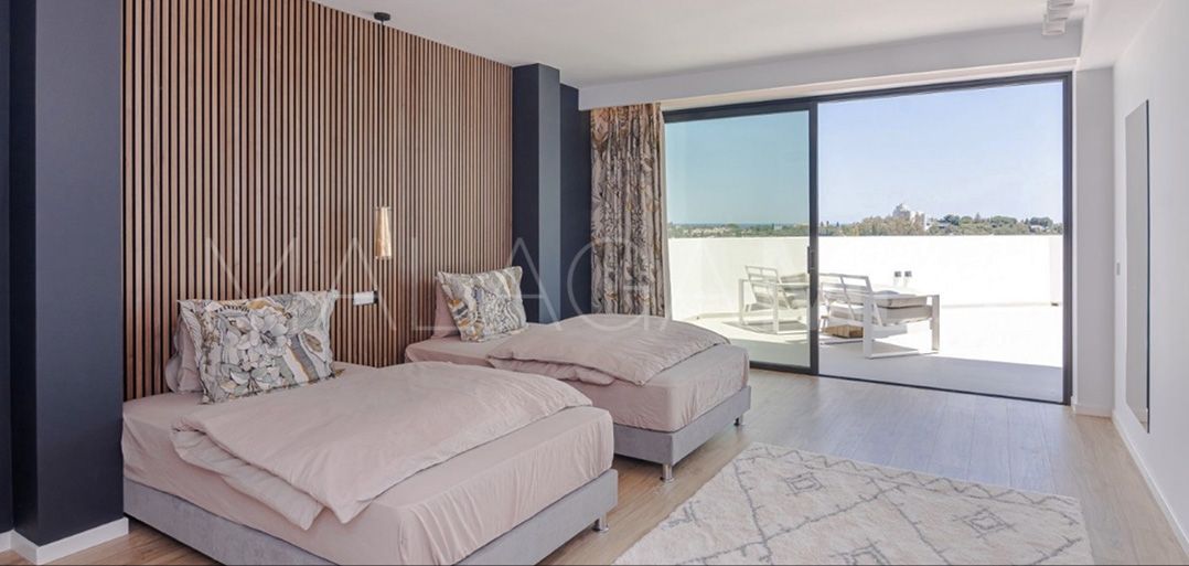 Villa for sale in Benahavis