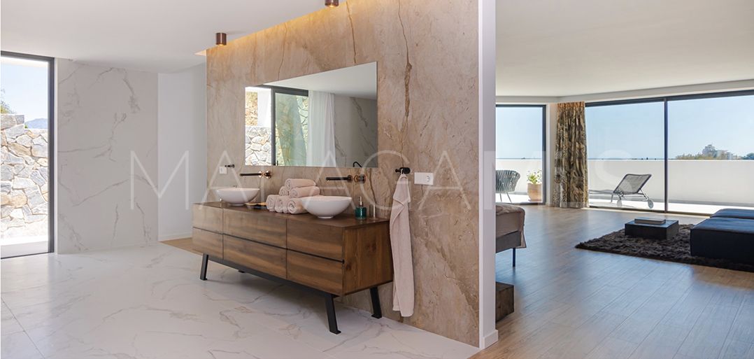 Villa for sale in Benahavis
