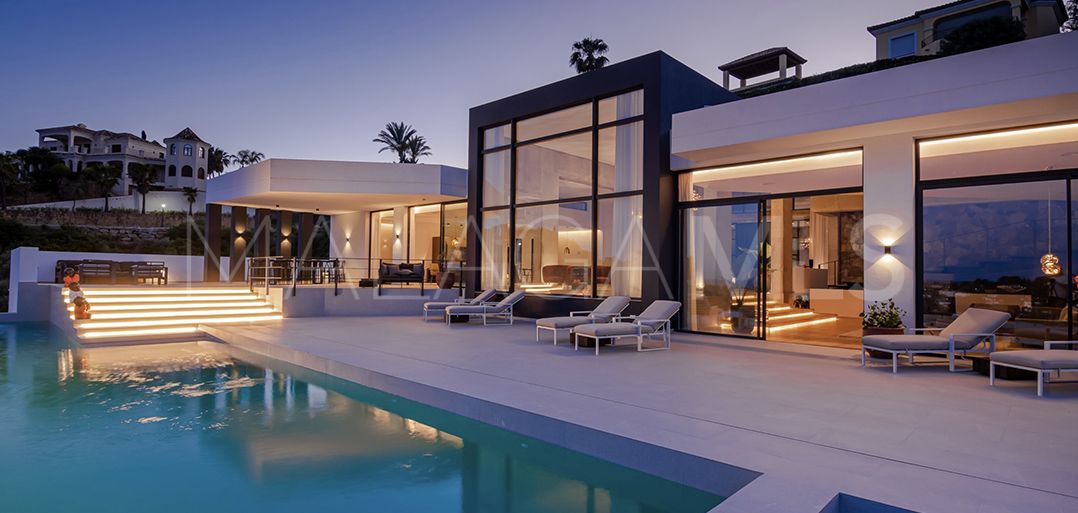 Villa for sale in Benahavis