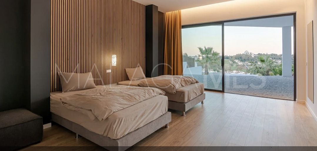 Villa for sale in Benahavis