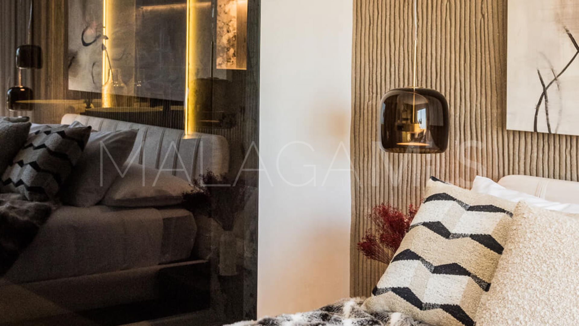 For sale 4 bedrooms duplex penthouse in Rio Real
