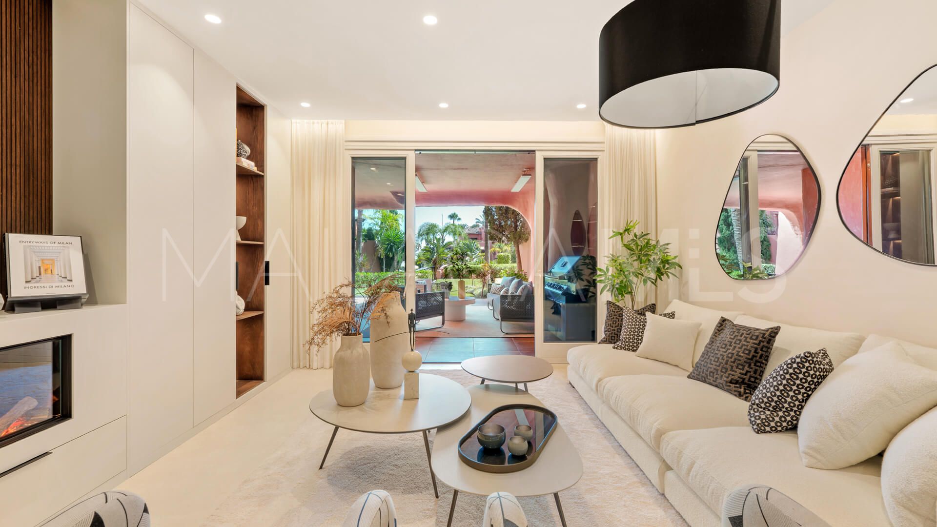 Se vende apartamento planta baja with 3 bedrooms in Estepona Este
