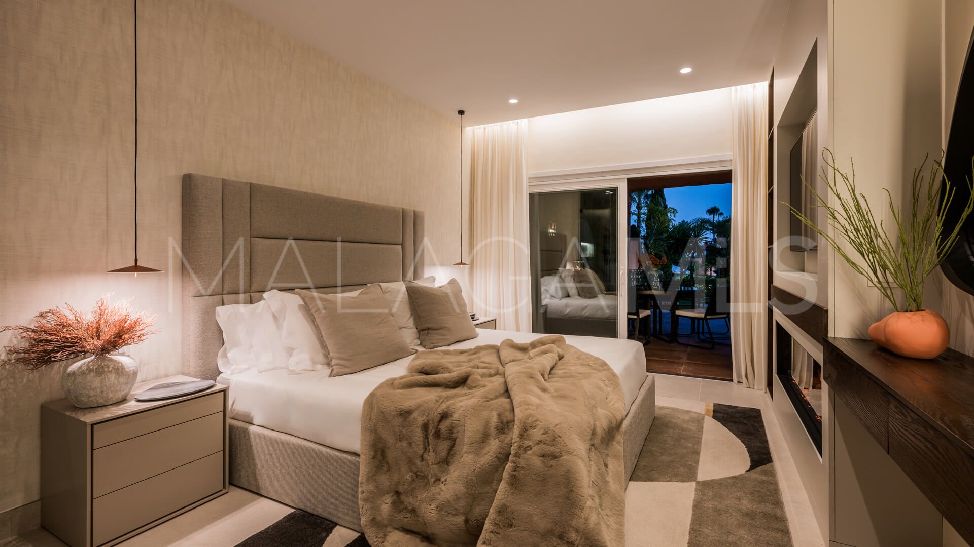 Se vende apartamento planta baja with 3 bedrooms in Estepona Este