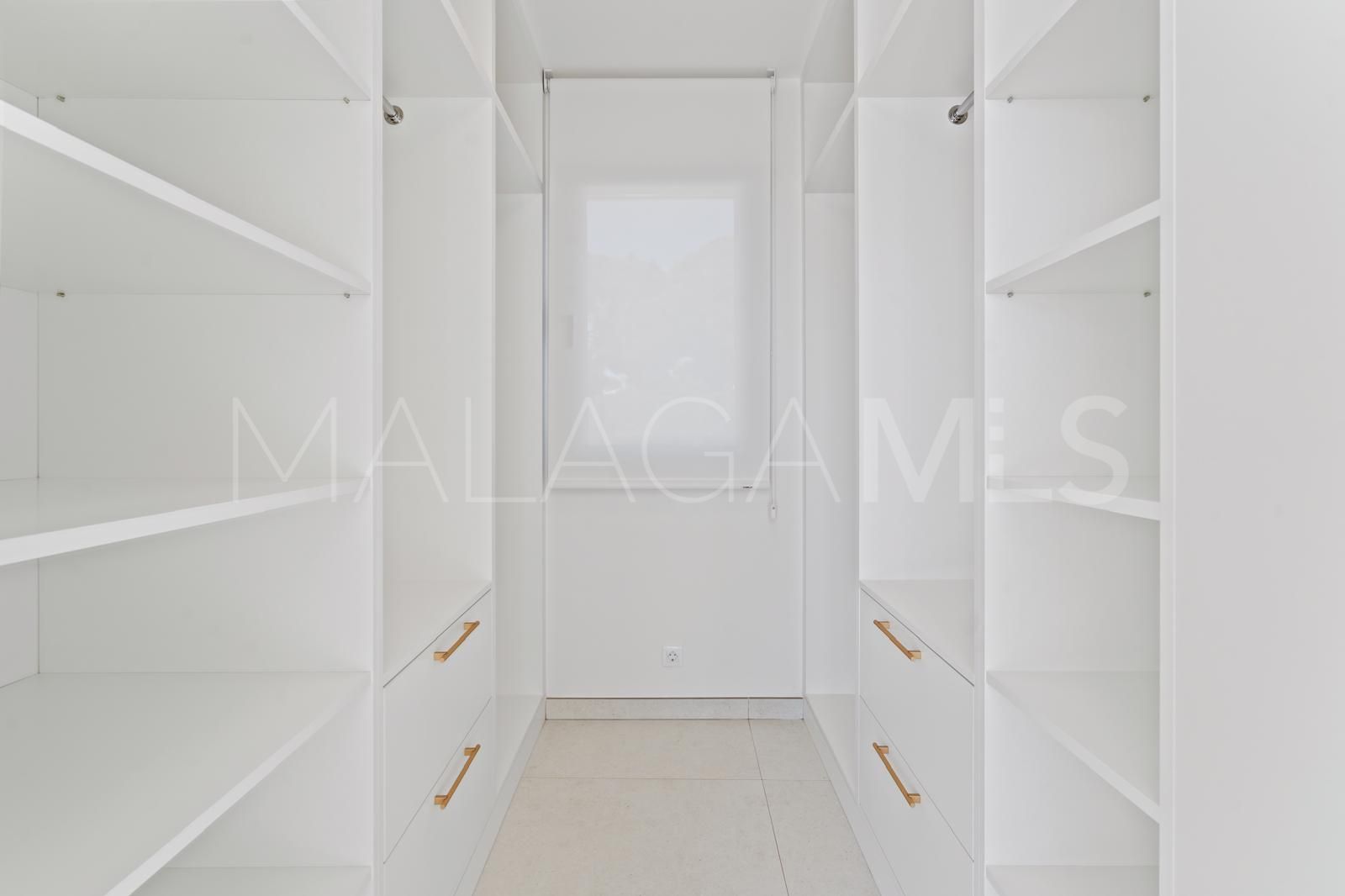 Villa for sale in Elviria Hills