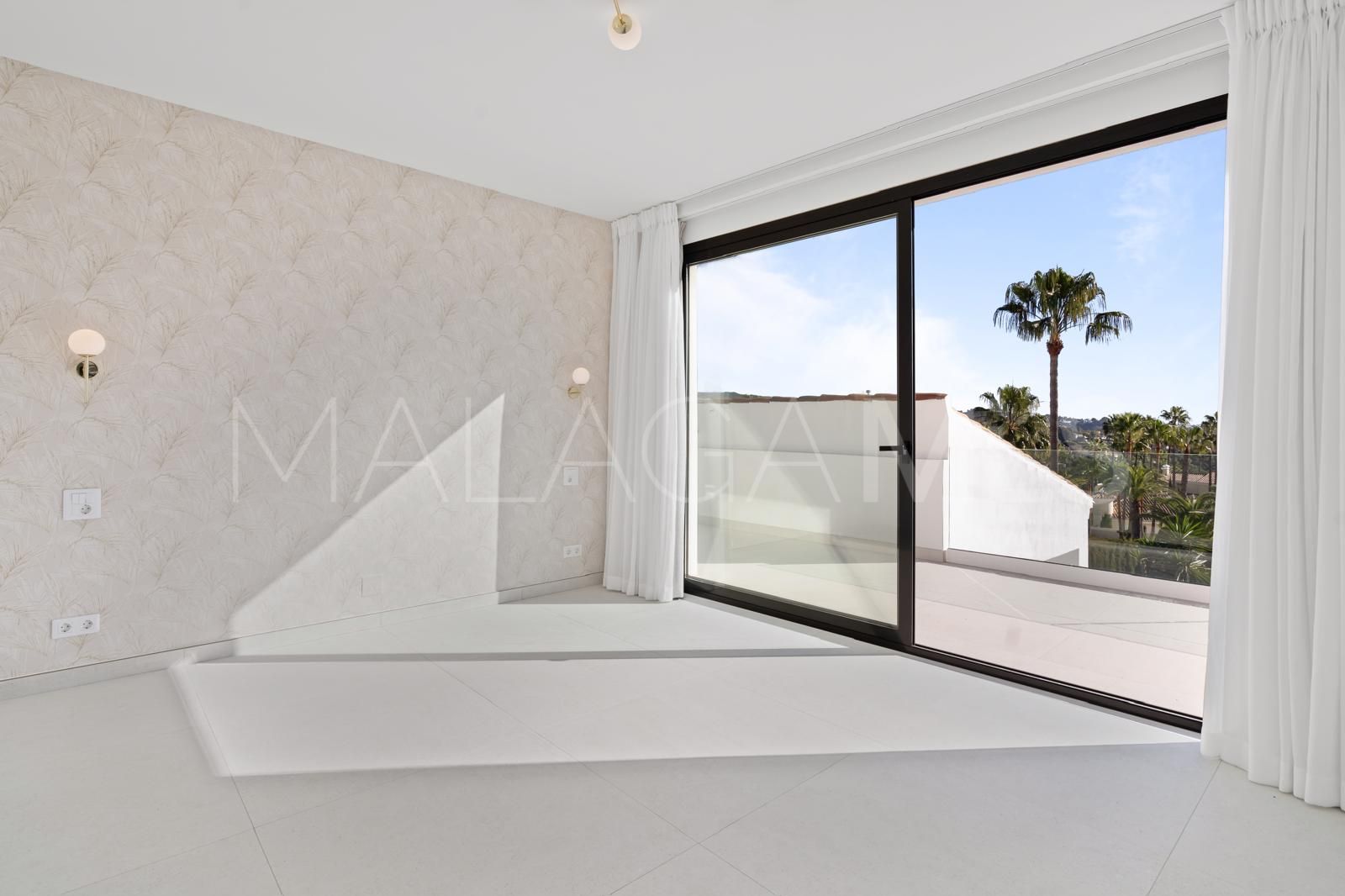 Villa for sale in Elviria Hills